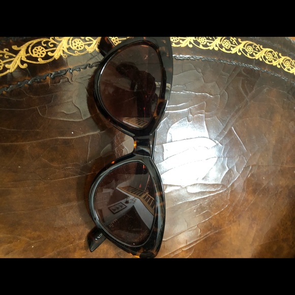 Cats Eye Tortoise Leopard Ladies Sunglasses - Picture 5 of 5